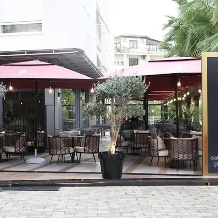 Luxe Living تيرانا