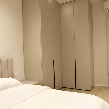 Apartamento Luxe Living - Kompleksi Kontakt Magnet
