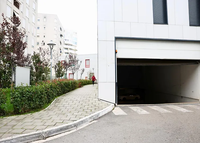 Luxe Living 公寓 *